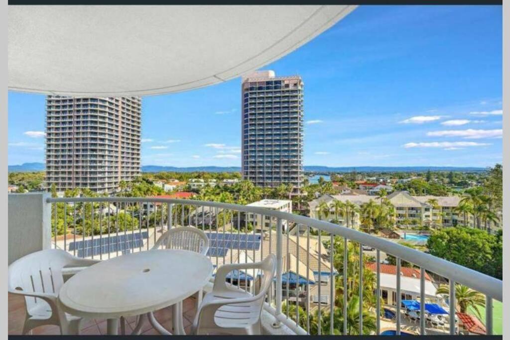 Surfers/Broadbeach Pool View. Free Parking & Wifi Gold Coast Extérieur photo