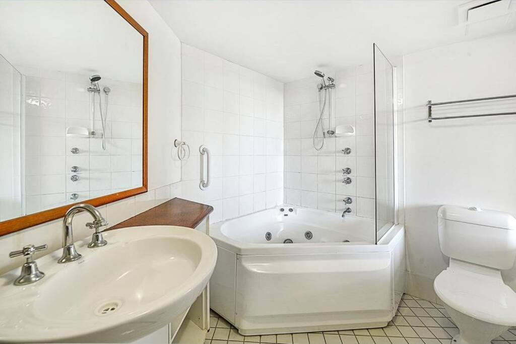 Surfers/Broadbeach Pool View. Free Parking & Wifi Gold Coast Extérieur photo